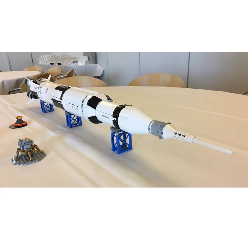 

37003 1969Pcs Creative Series The Apollo Saturn V Launch Vehicle Set Educational Building Blocks Bricks 21309 toys for children