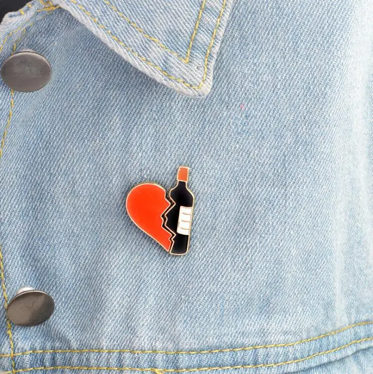 

2018 New High Quality Enamel pins set Wine bottle and heart brooch Personalized Set of 2 Heart Wine pins Gift for Wine Lovers
