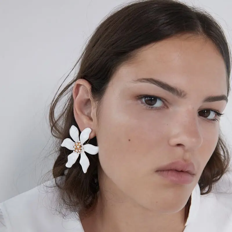 

2019 Korean White Flower Leaf Drop Earrings Fashion Elegant Dangle Earring Women Accessories Jewelry Wedding Party Girls Gifts