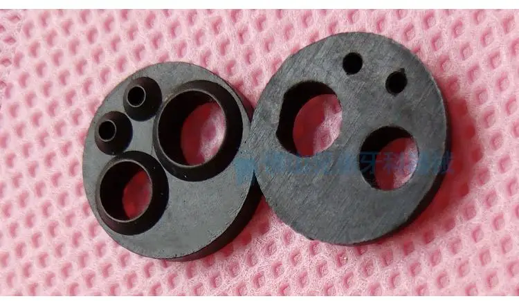 

1pcs Dental 4hole round black Instruments Mobile Dental Phone Dental Four-hole Rubber Cushion Tail Gasket Seal Ring