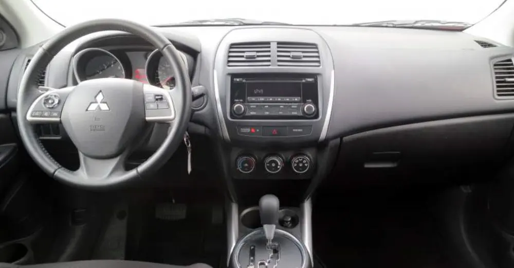 Mitsubishi-ASX-2014-Interior-4-S.