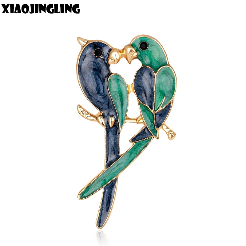 

XIAOJINGLING Hot Selling Parrot Brooches Creative Enamel Charm Brooch Pins Garment Accessories Christmas For Women Gifts Jewelry