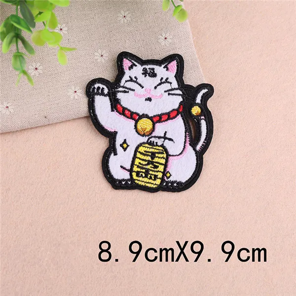 DoreenBeads 1 шт., милые нашивки с изображением из мультфильма Lucky Cat, вышитый талисман, нашивки для одежды, сделай сам, аппликация в полоску, наклейки для одежды - Цвет: Small