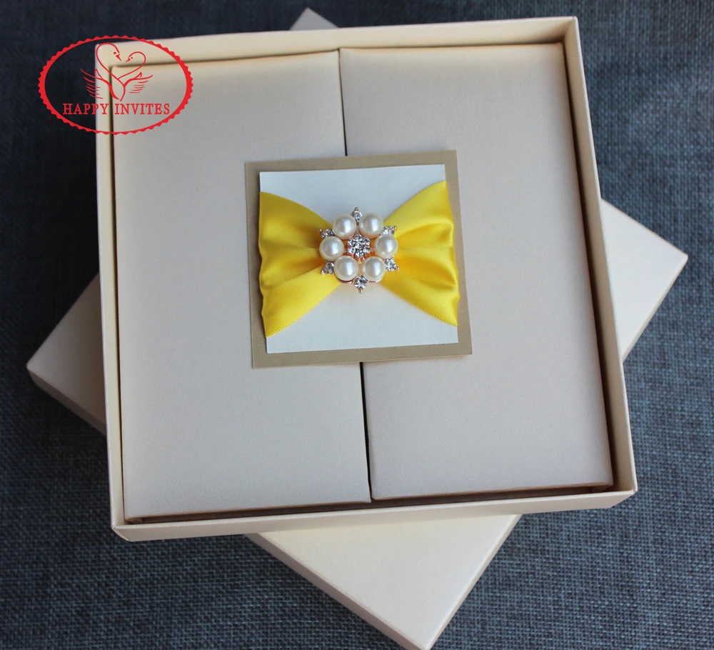 HI2020 - 04 Luxury Silk Invitation Box with Gold Foiling