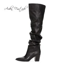 Arden Furtado/; модная женская обувь; зимние сапоги до колена с острым носком на не сужающемся книзу массивном каблуке и молнии; пикантные элегантные женские плюшевые сапоги