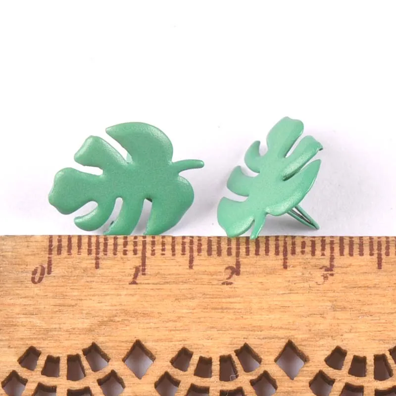 50pcs-2018-hot-Banana-leaf-Brads-Scrapbooking-Embellishment-Fastener-Brads-Metal-Crafts-For-Paper-Decoration-14x17mm
