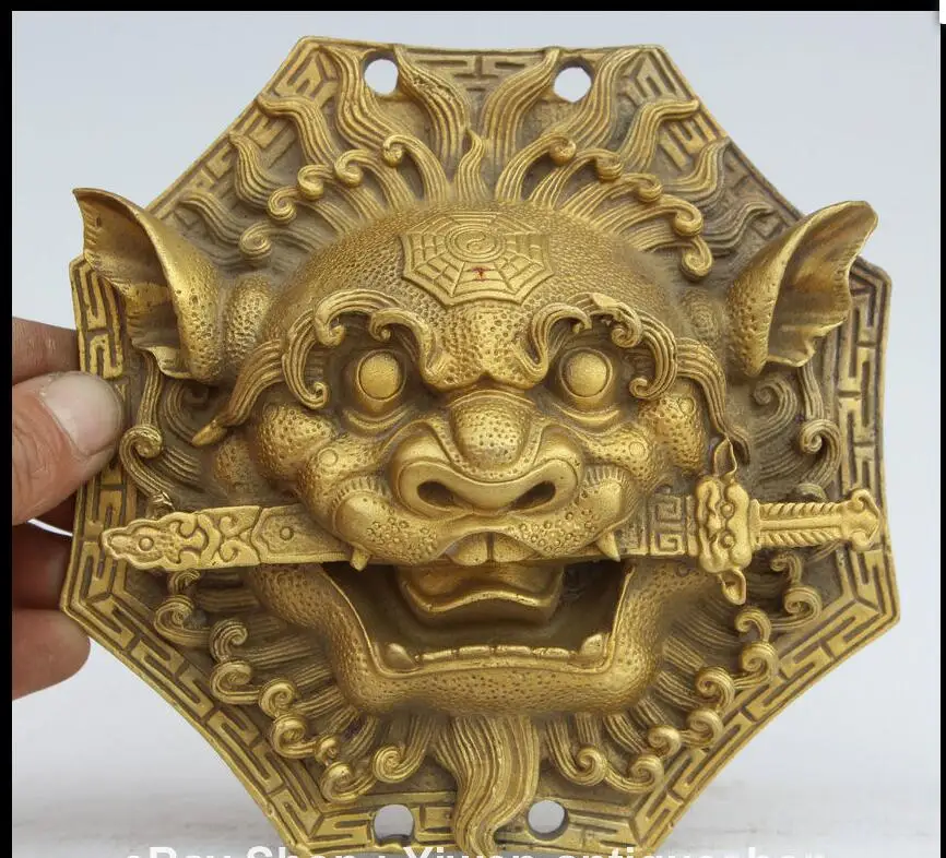 

fafa8800127<< 6" Chinese Folk FengShui Brass Lion Beast Head Sword Evil Spirits Door knocker statue