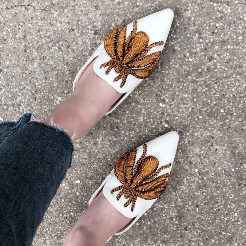 

Casidueho Embroidery Leather Slides Summer Women Slippers Pointed Toe Gladiator Sandals Women Slip On Flip Flops Fasjion Slides