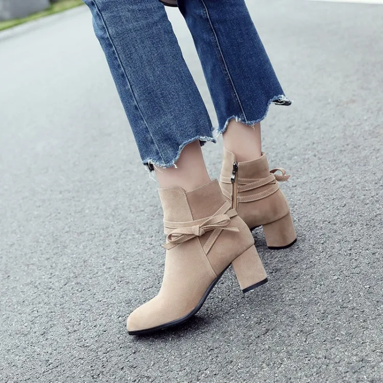 

Big Size 9 10 11 12 Butterfly-knotted short boots with pointed solid colors and thick heels