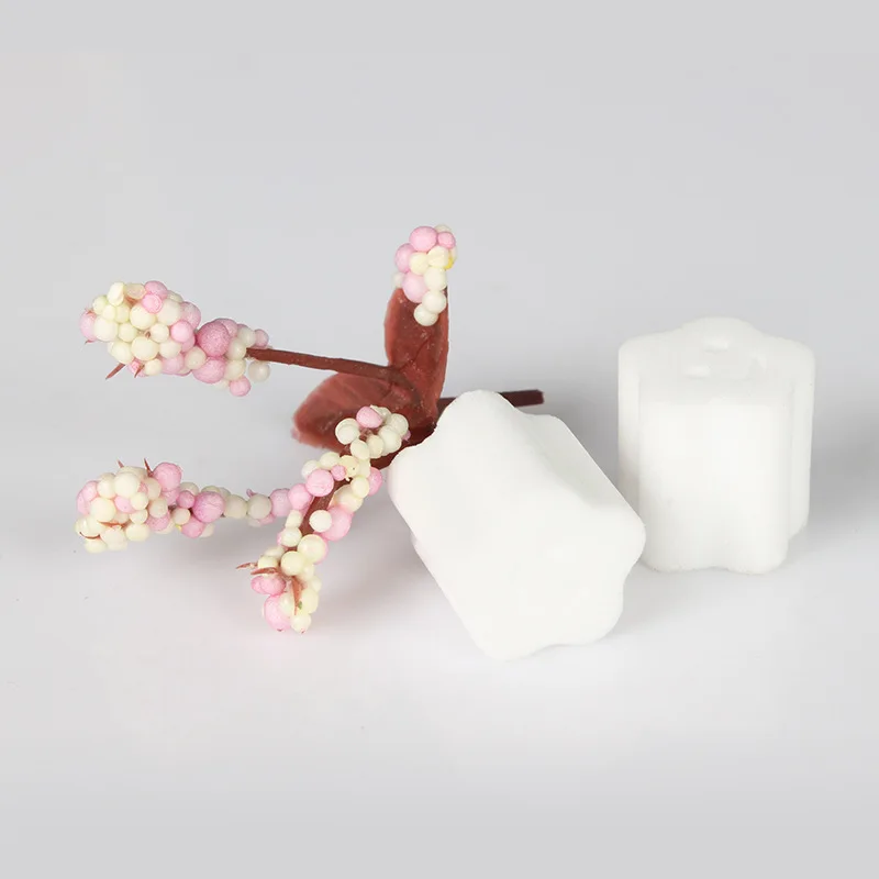 10183638926_744190115