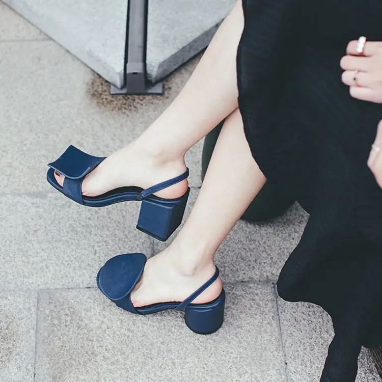 Роскошная Брендовая женская обувь; сандалии-гладиаторы; женская обувь из искусственной кожи; модные сандалии с геометрическим узором