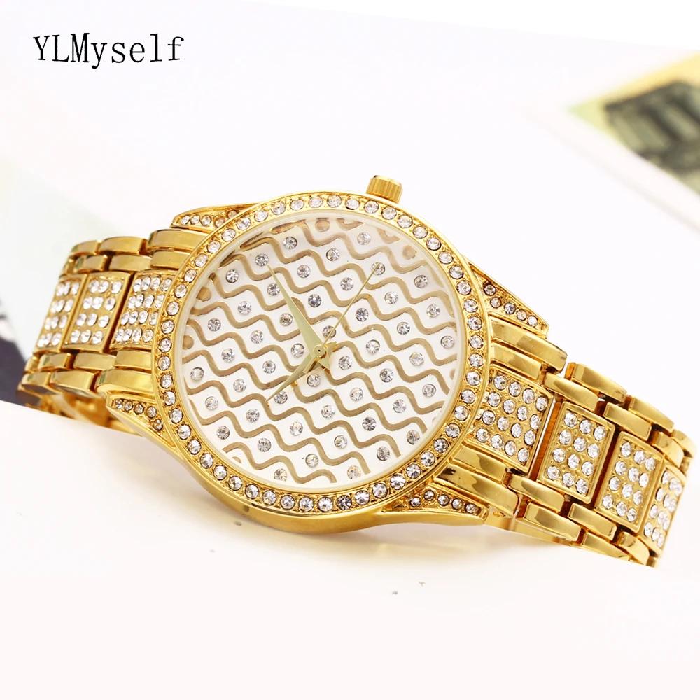 Looks expensive and good made Sparkly Elegant Wave pattern watch luxury