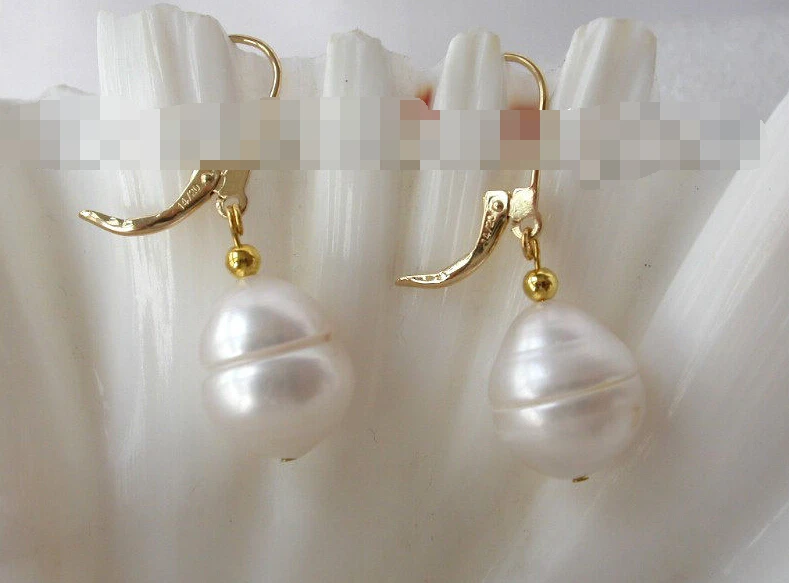 

1183 baroque white freshwater pearl dangle earrings