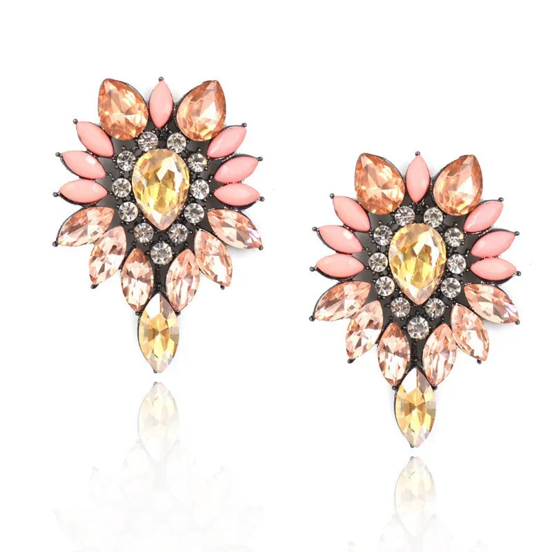 Europe and America 2015 New Beautiful Fashion Three Colors Crystal Earrings Elegant Stud Earrings For Women (8)