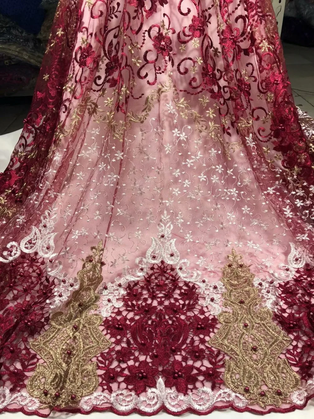 

Wine Gold Color New Design African Lace Fabrics 2018 High Quality French Lace Fabric For Party Dress Nigerian Beaded Lace Fabric