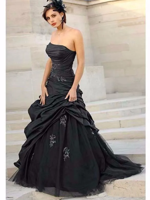 

Black Gothic A-line Wedding Dresses 2019 Strapless Taffeta Ruched Non White Vintage Colorful Wedding Gowns Robe De Mariee Corset