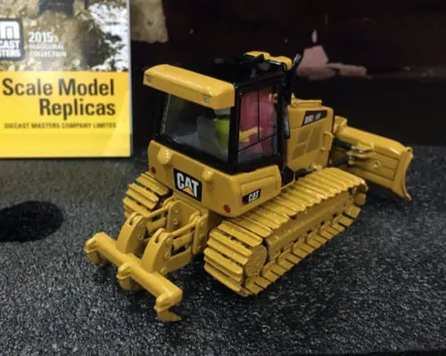 Весы 1/50 гусеничный трактор D5K2 LGP бренд DIECAST MASTERS #85281|caterpillar cat|tractor catcat tractors |