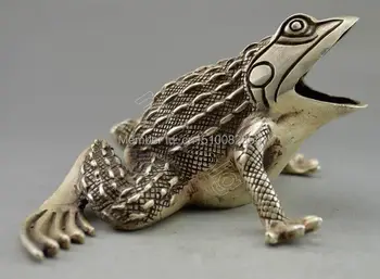 

Collectible Decorated Old Handwork Tibet Silver Carved Frog Statue