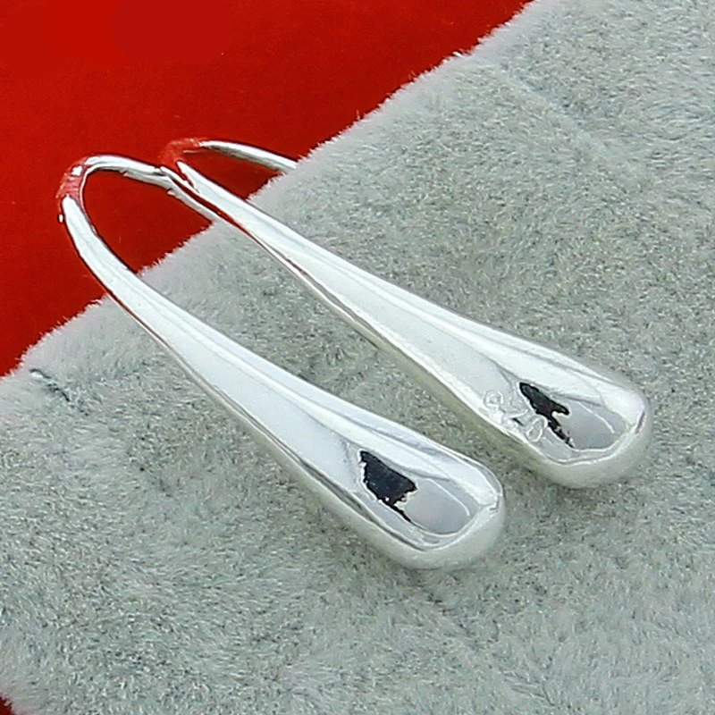 

Wholesale 925 Silver Charm Droplets Earring Fashion Woman Earrings High Quality Jewelry Woman Free Shipping