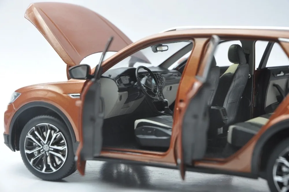 1:18 литая под давлением модель для Volkswagen VW T-ROC SUV оранжевая Игрушечная машина из сплава миниатюрная коллекция подарок TROC T Roc