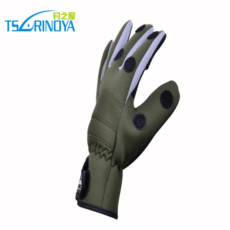 Non slip waterproof Insulation wear resisting breathable Refers to all three font b gloves b font
