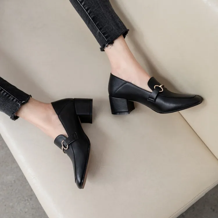 Туфли-лодочки новые весенне-осенние женские туфли на толстом каблуке средней высоты с квадратным носком и металлическим украшением, большие размеры 31-43