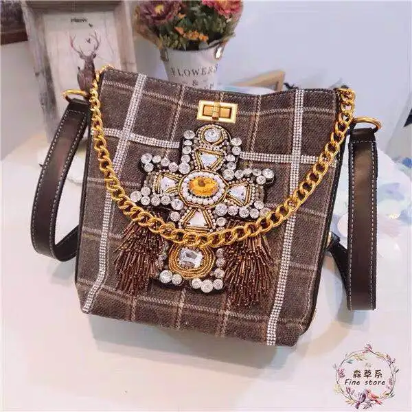 

Spring 2019 New Chaozhou Drill Bead-string Baitao Inclined Span Bag Lattice Retro Single Shoulder Bucket Women's Bag