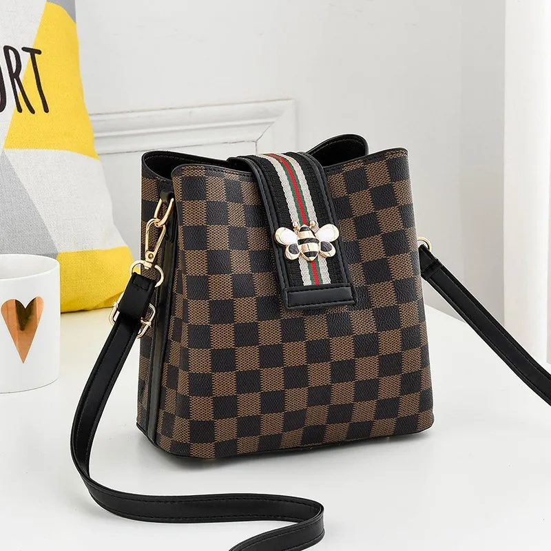 

Luxury Handbags Women Bags Designer Crossbody Bags for Women Clutch Shoulder Bags Appliques Sequined Fashion Striped Bucket