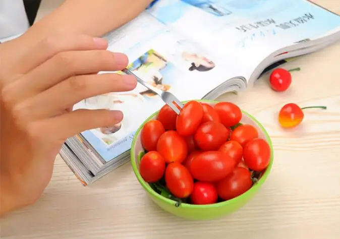 Free-shipping-500pcs-13cm-stainless-steel-fruit-fork-creative-environmental-small-fruit-fork-ht46020 (1)