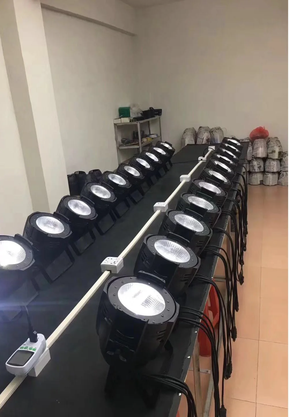 4 Olhos Par Levou Luz 4x100 w Blinder Professional Combinação Positiva Branco e branco Quente 6 4 olhos par led luz 4x100 w