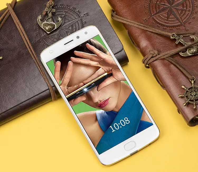 MOTO Z2 PLAY Smartphone - Super AMOLED FHD Screen