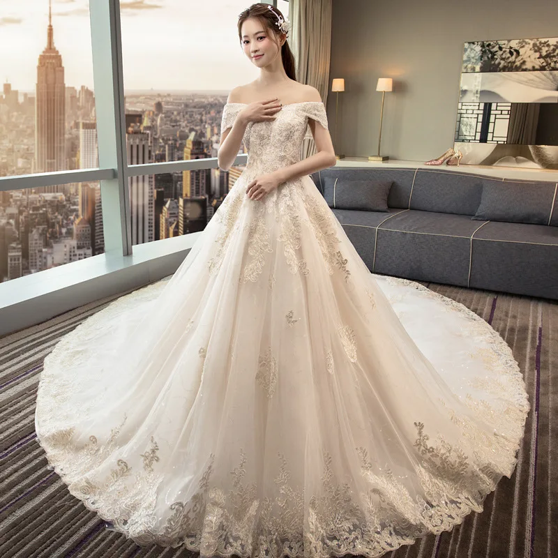 

Champagne Appliques Bridal Dress 2019 Vintage Cathedral Train Wedding Dresses Elegant Off Shoulder Ball Gown Robe De Mariee