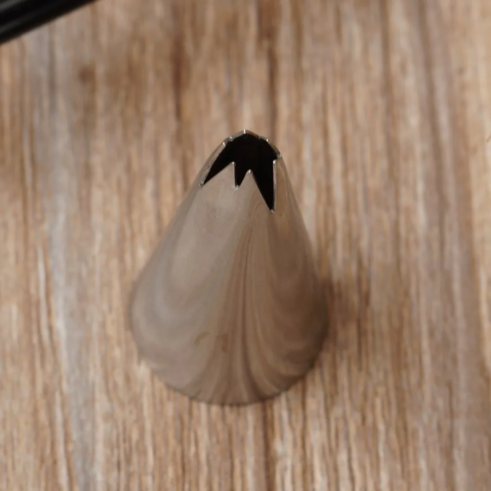 71 Leaf Piping Nozzle Decorating Tip Cake Decorating Tools Icing Tube