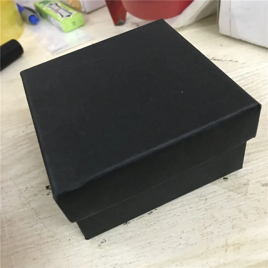 Черная квадратная коробка гравировка логотипа