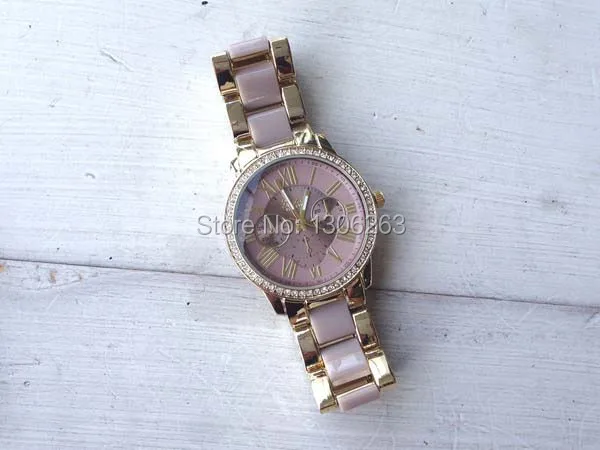 2016-Fashion-Women-Steel-Geneva-Watch-Beaute-Crystal-Bezel-Watch-Roman-Numerals-Dress-Watch-Rhinestone-Relojes (5)