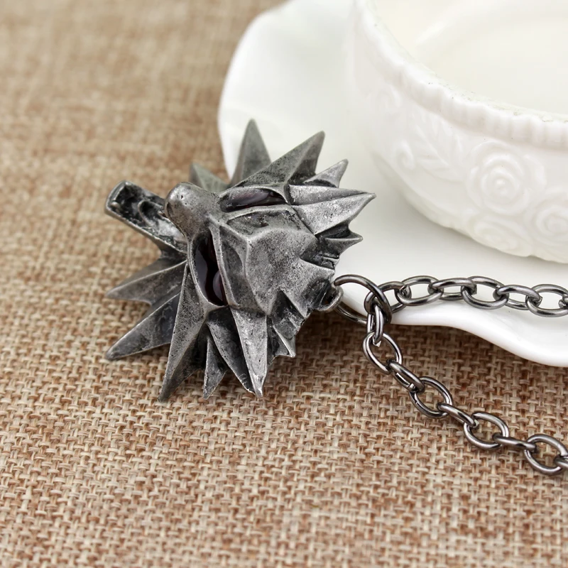 Hot Fashion Game Wizard Witcher 3 Medallion 3D Pendant Necklace Wolf Head Halloween Necklace Jewelry Hot Fashion Game Wizard Witcher 3 Medallion 3D Pendant Necklace Wolf Head Halloween Necklace Jewelry