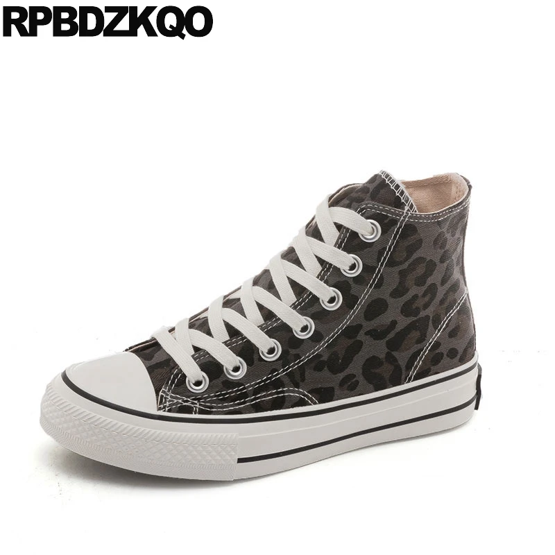 

Heart Walking Retro Canvas Shoes Designer Women Leopard Print Breathable China High Top Flats Trainers Lace Up Fashion Sneakers