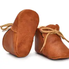 Новинка года; стильные детские ботинки с медвежонком весенняя обувь для маленьких девочек и мальчиков детские мокасины из искусственной кожи; ботинки с мягкой подошвой детская обувь