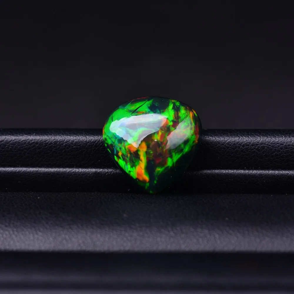 

10.9ct Opel perfect quality shiny gem 6.9mm*7.2mm*4.3mm