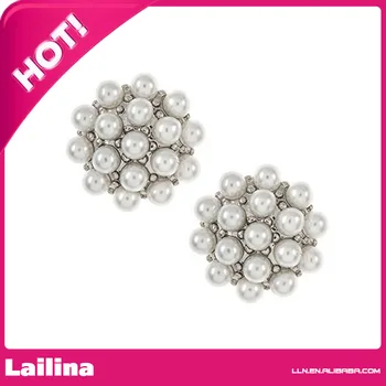 

Faux Cluster Pearl Post Earring