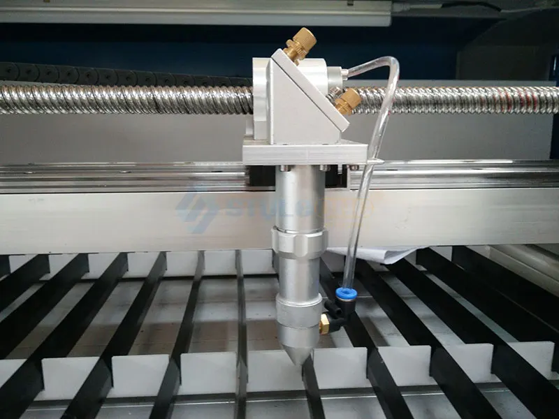 CO2 laser cutting machine (4)