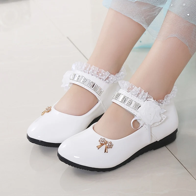 Весенне-осенние танцевальные сандалии принцессы; модельные туфли со стразами и цветочным узором; детские яркие кожаные туфли