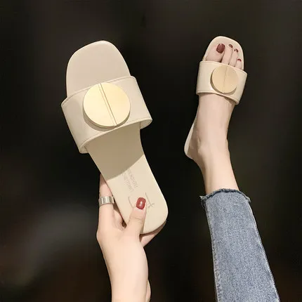 

2019 new summer slippers wild net red word drag female fashion lazy shoes flat bottom half slippers wear