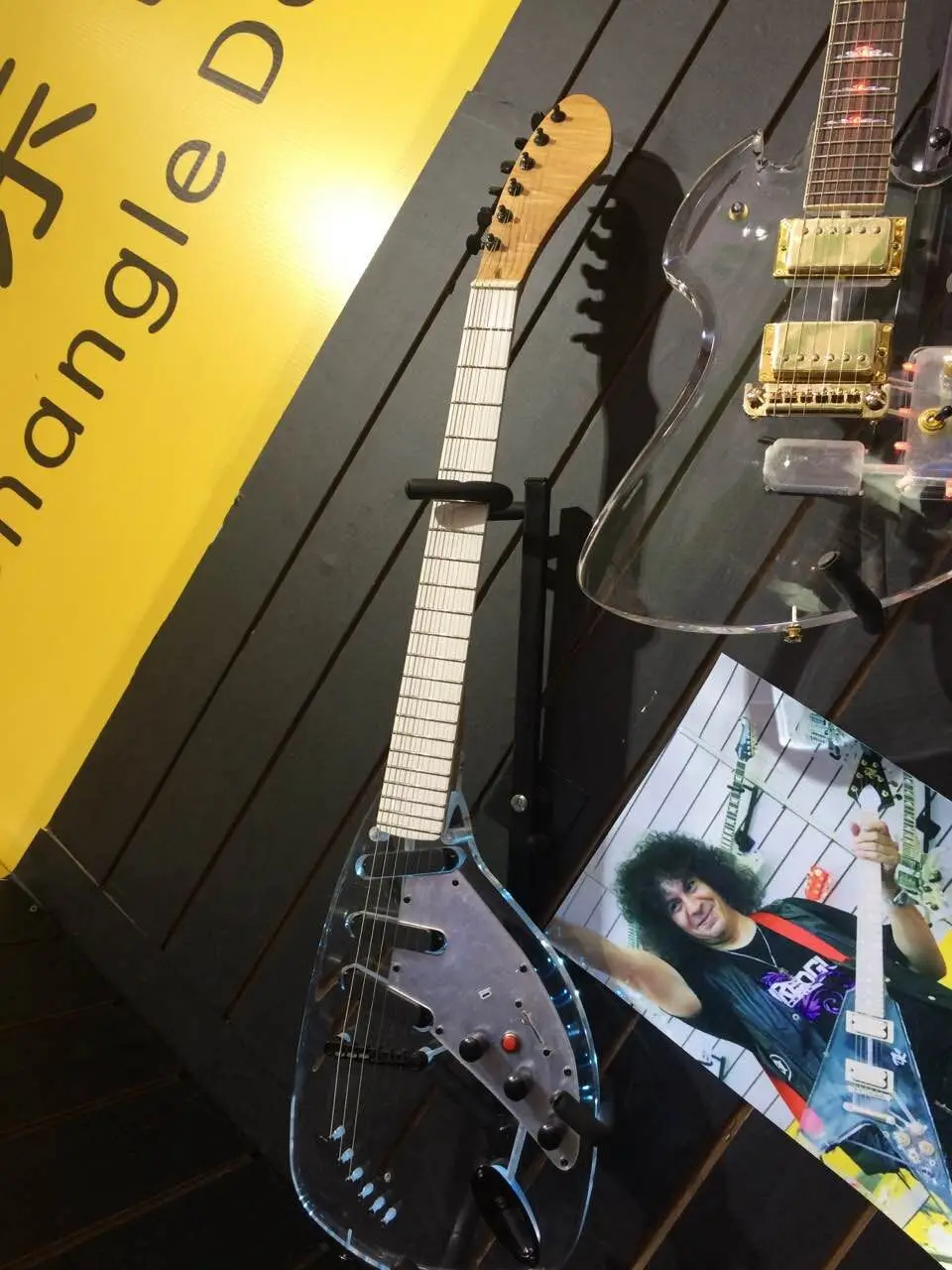 2016 New product Shanghai Music Show high-End crystal  body  electric guitar with led light