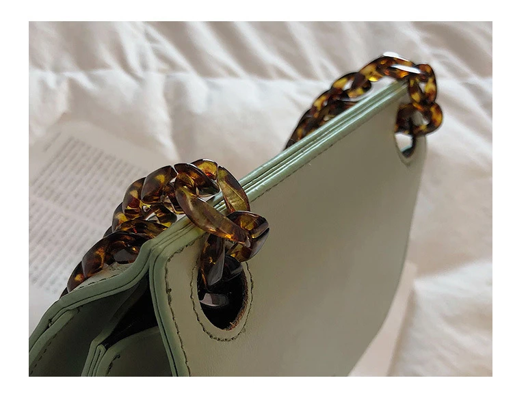 10700419381_1228986770