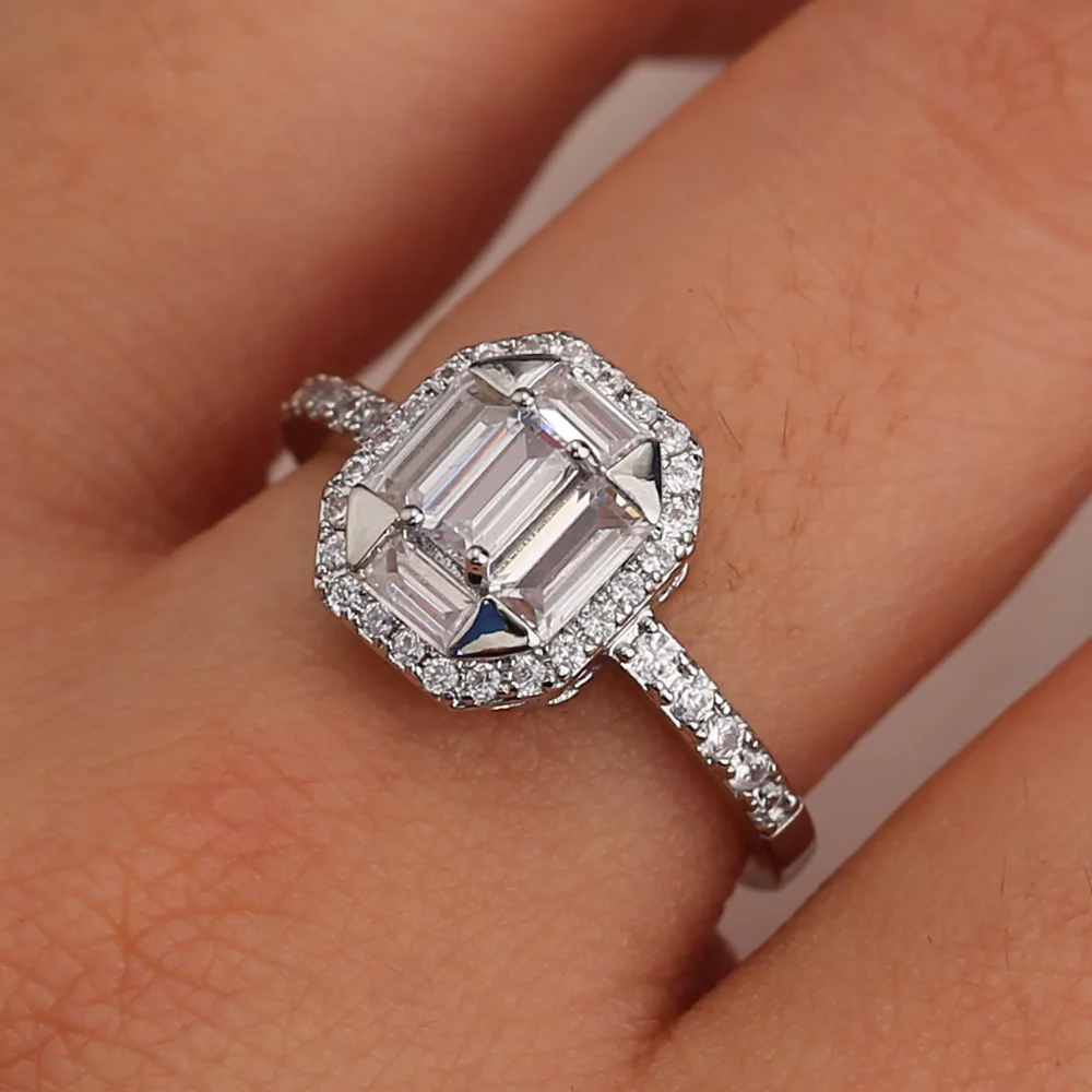 

Huitan Engagement Women Ring Crystal Cubic Zircon New Fashion Wholesale Bridal Ring For Women Yiwu Factory Direct Selling