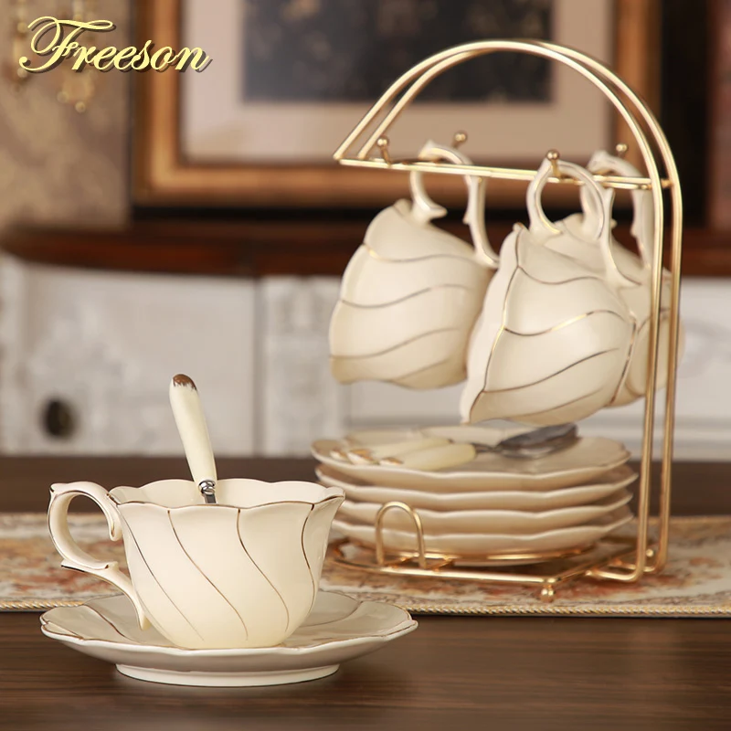 

Noble Gold Inlay Ivory Porcelain Coffee Cup Saucer Spoon Set Europe Concise Ceramic Tea Cup 200ml Advanced Cafe Teacup Drop Ship