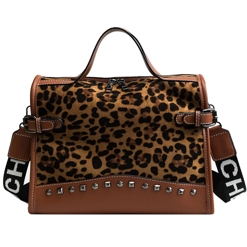

Leopard Handbag Large Capacity Rivet Pillow Pack European and American Style Leisure Or Travel Bag For Women Fashion Vintage Bag