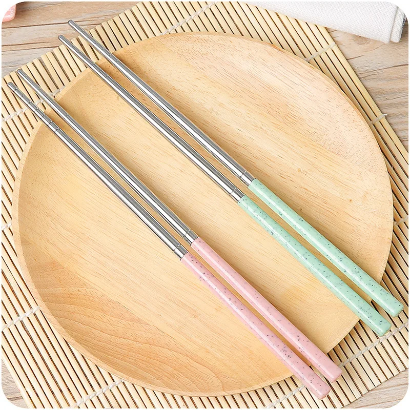 4587852235_845047883