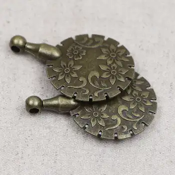 

Vintage Zinc Alloy Sewing Thread Cutter Round Shape Craft DIY Tool Home Sewing Patchwork Helper Antique Bronze 4.5*3.1 cm 1 PC